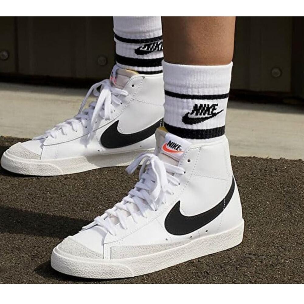 NEW Nike Blazer Mid '77 White Black CZ1055-100 Womens Size 9.5 Sneakers NWB